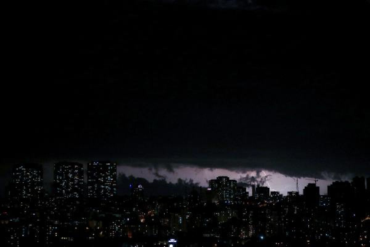 İstanbul’da şimşekler geceyi aydınlattı// Ek Fotoğraflar -3