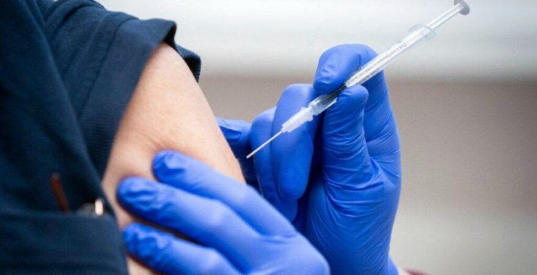 Oxford Üniversitesi: Aşılar Omicron varyantına karşı daha düşük koruma sağlıyor