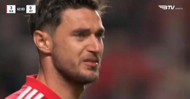 Yaremchuk, Benfica taraftarının desteği sonrası gözyaşlarını tutamadı