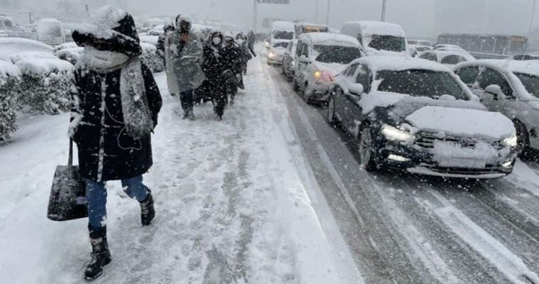 AKOM uyardı: İstanbul’a 1987’den sonra en kuvvetli kar yağışı geliyor!