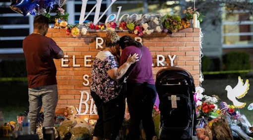 ABD, Teksas’ta ilkokula düzenlenen saldırının yasını tutuyor